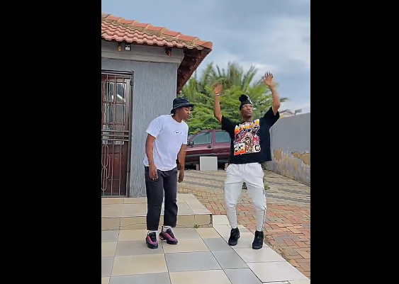 Scott Maphuma - Ngibolekeni Dance Challenge