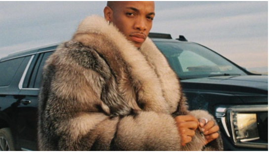 Tekno – She Hold Me For Work